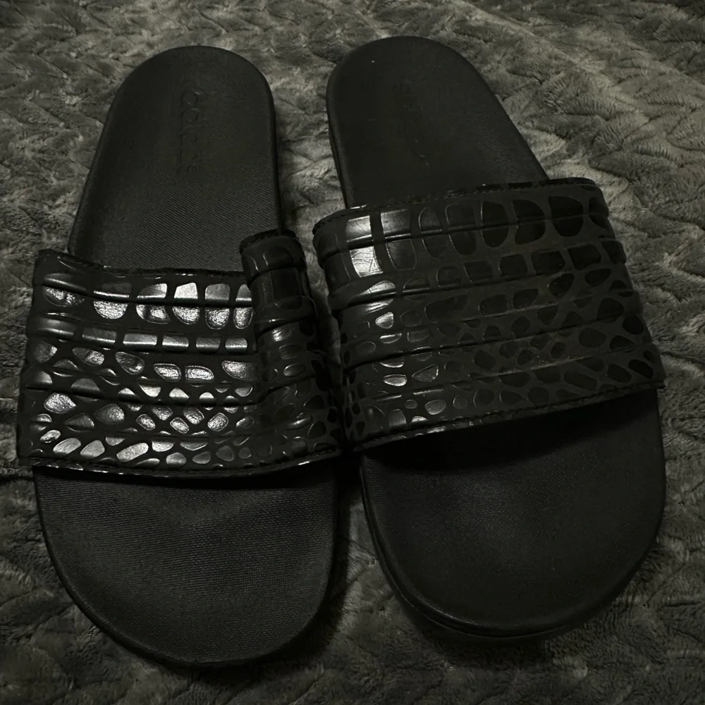 Adidas, subtle animal print slides - Picture 1 of 3